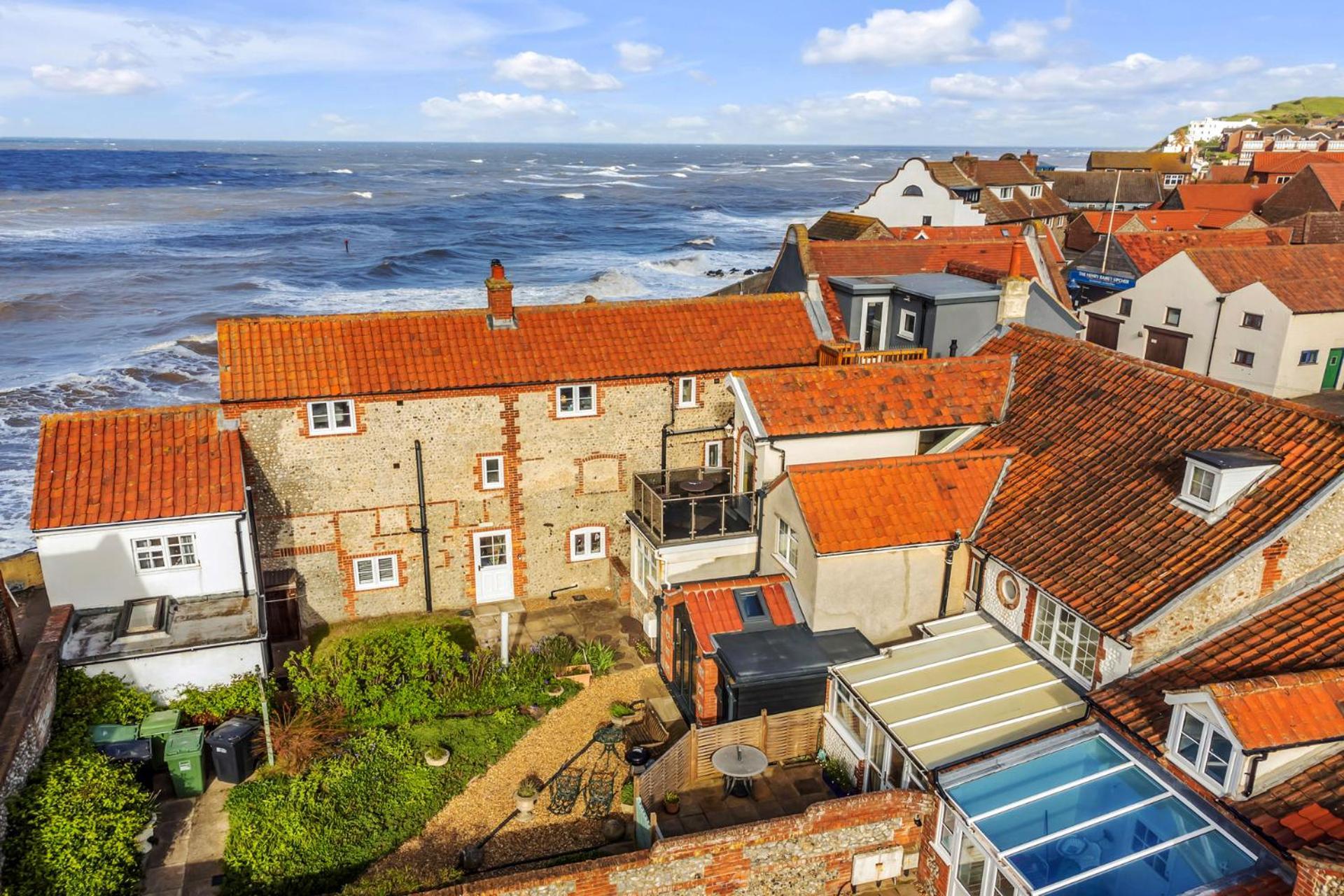 The Wave - 3 Bed Beach Front Home In Sheringham Exterior photo