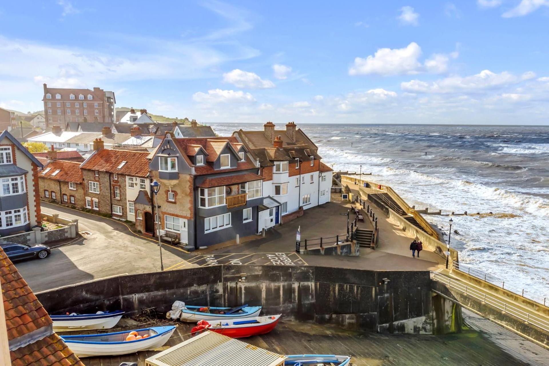 The Wave - 3 Bed Beach Front Home In Sheringham Exterior photo